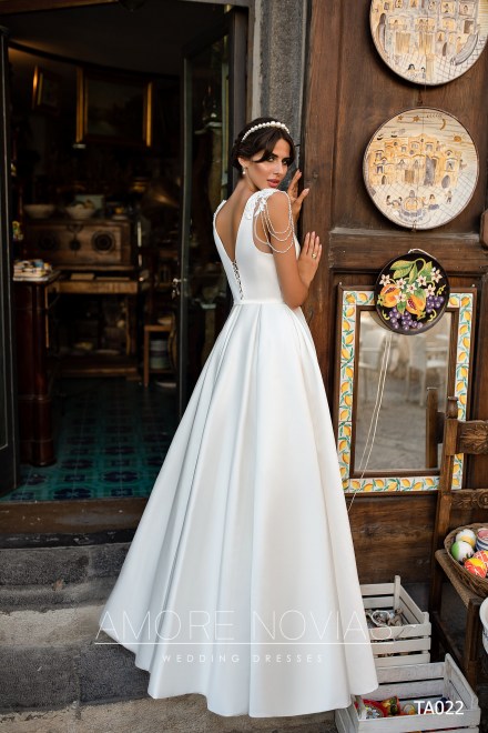 https://amore-novias.com/images/stories/virtuemart/product/TA022       (3).jpg